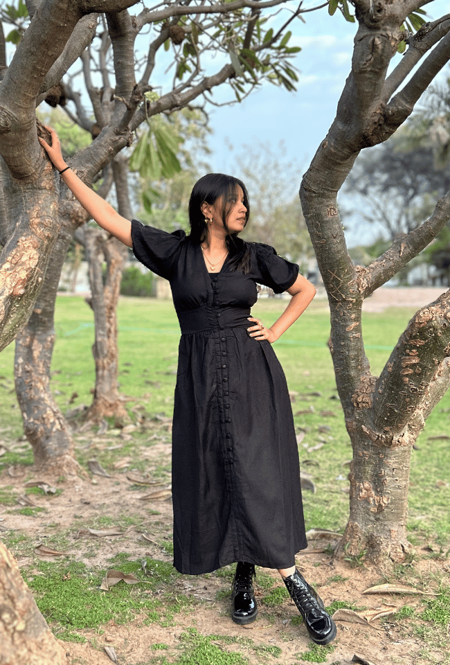 Aalayra Black Button Maxi